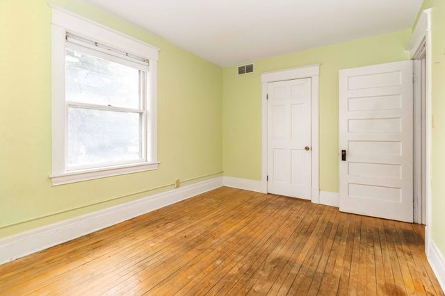 1437 Englewood Avenue, Saint Paul, MN 55104