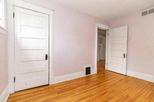 1437 Englewood Avenue, Saint Paul, MN 55104