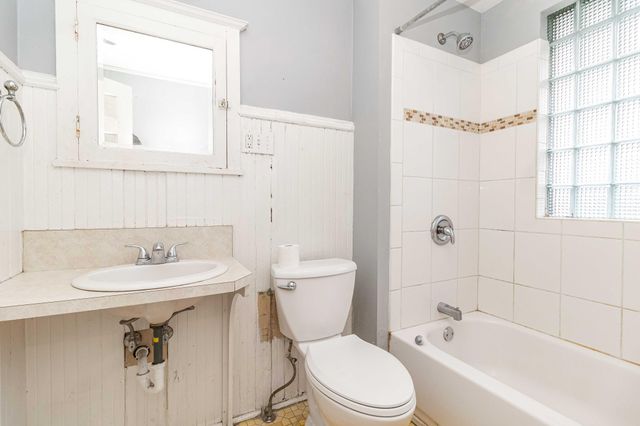 1437 Englewood Avenue, Saint Paul, MN 55104