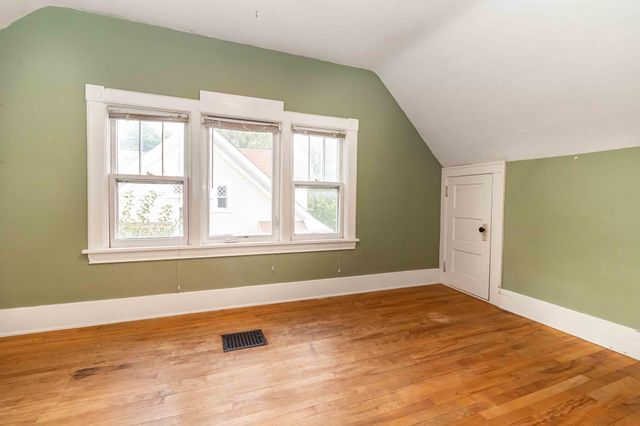 1437 Englewood Avenue, Saint Paul, MN 55104