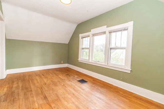 1437 Englewood Avenue, Saint Paul, MN 55104