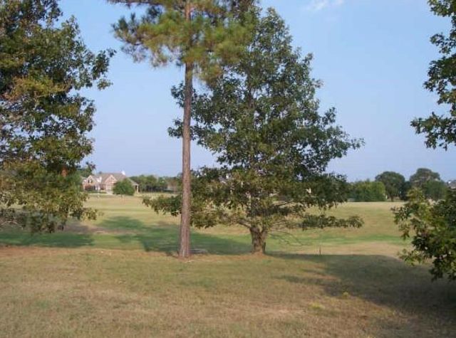211 Sunnyvale E, Montgomery, TX 77356