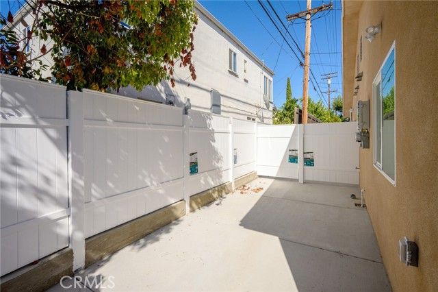 631 W California Avenue A, Glendale, CA 91203