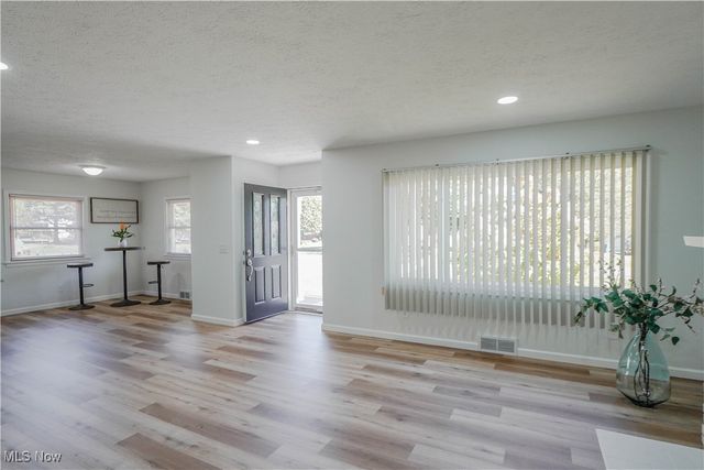 1548 Sunside Drive, Akron, OH 44321