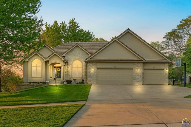 5956 SW Clarion LN, Topeka, KS 66610