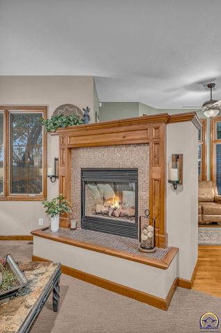 5956 SW Clarion LN, Topeka, KS 66610
