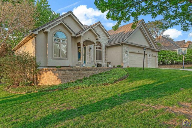 5956 SW Clarion LN, Topeka, KS 66610