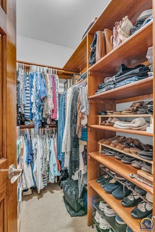 5956 SW Clarion LN, Topeka, KS 66610