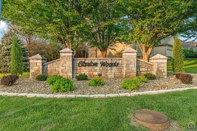 5956 SW Clarion LN, Topeka, KS 66610