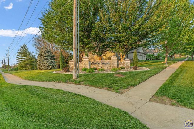 5956 SW Clarion LN, Topeka, KS 66610