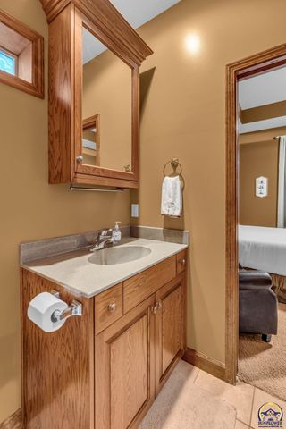 5956 SW Clarion LN, Topeka, KS 66610