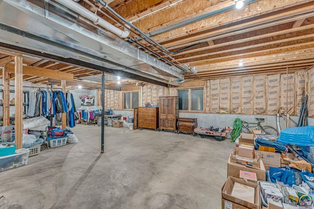 5956 SW Clarion LN, Topeka, KS 66610