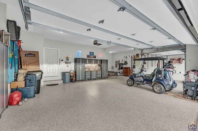 5956 SW Clarion LN, Topeka, KS 66610