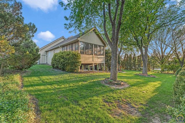 5956 SW Clarion LN, Topeka, KS 66610