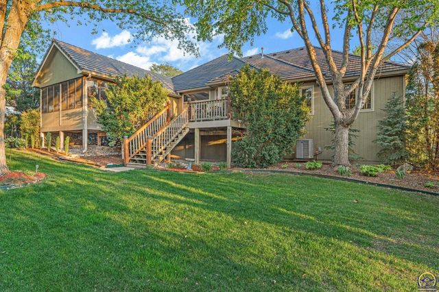 5956 SW Clarion LN, Topeka, KS 66610