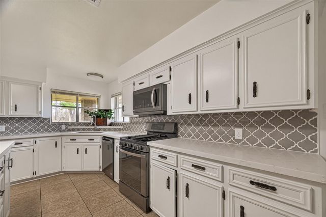 7715 County Road 383, Rosharon, TX 77583