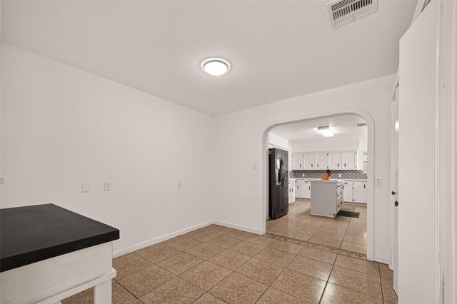 7715 County Road 383, Rosharon, TX 77583