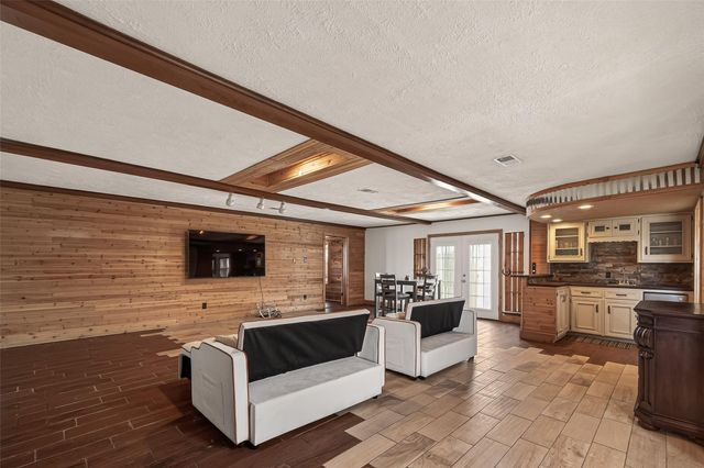 7715 County Road 383, Rosharon, TX 77583