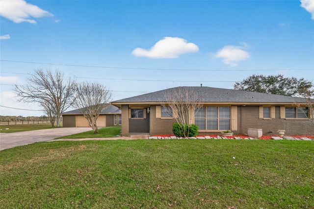 7715 County Road 383, Rosharon, TX 77583