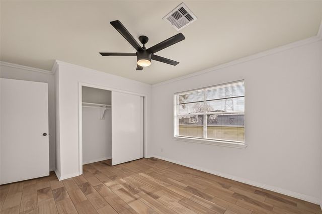 7715 County Road 383, Rosharon, TX 77583