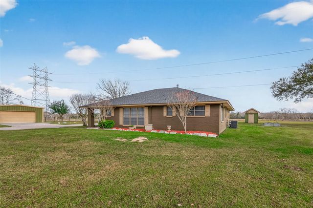 7715 County Road 383, Rosharon, TX 77583