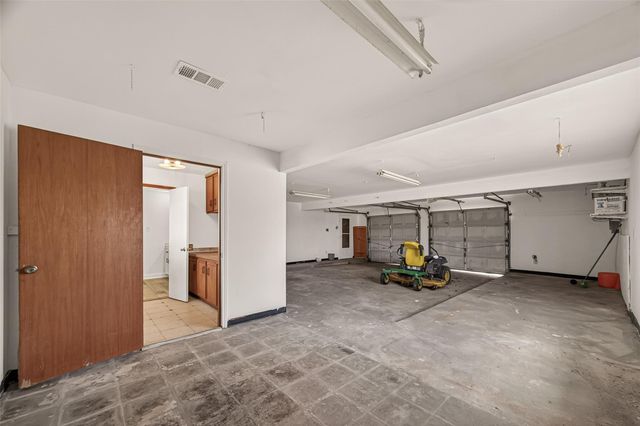 7715 County Road 383, Rosharon, TX 77583