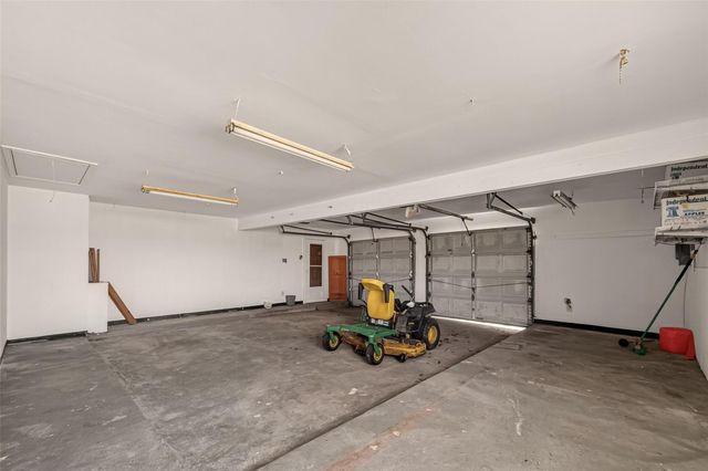 7715 County Road 383, Rosharon, TX 77583