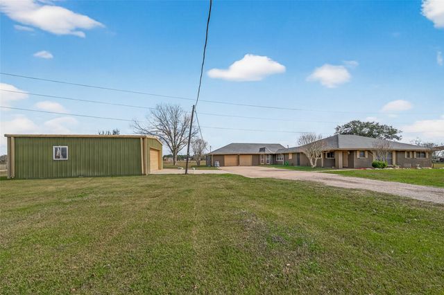 7715 County Road 383, Rosharon, TX 77583
