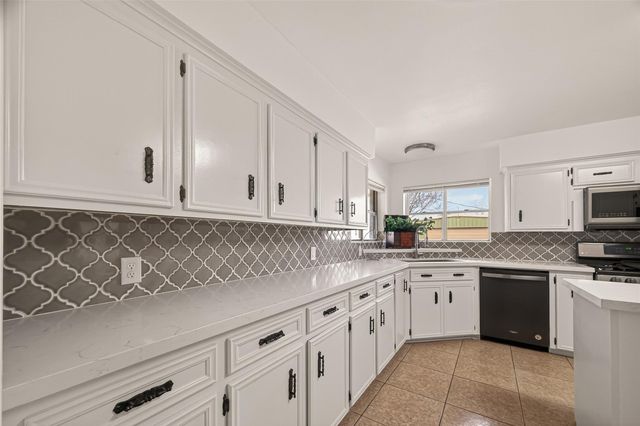 7715 County Road 383, Rosharon, TX 77583