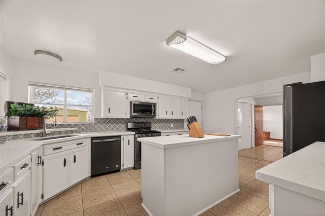 7715 County Road 383, Rosharon, TX 77583