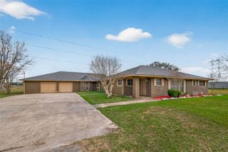 7715 County Road 383, Rosharon, TX 77583