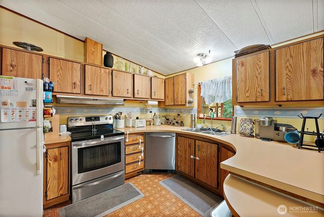 20715 84th Ave E, Spanaway, WA 98387