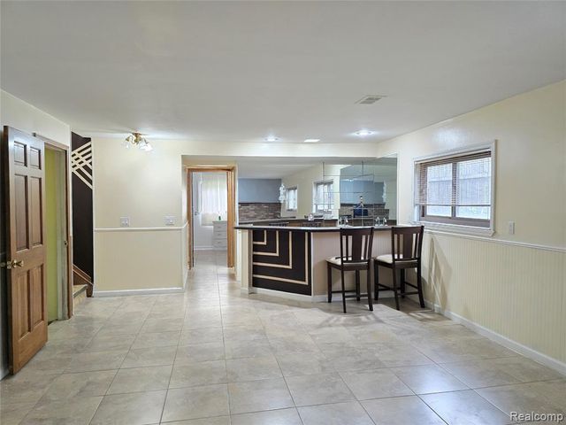 36730 Engleside Drive, Sterling Heights, MI 48310