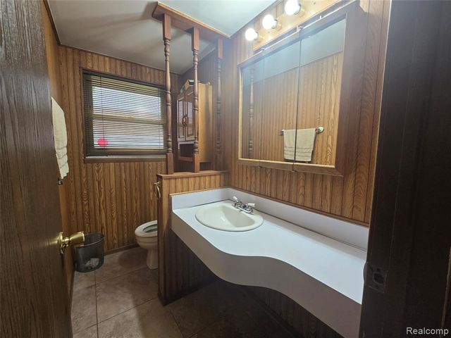 36730 Engleside Drive, Sterling Heights, MI 48310