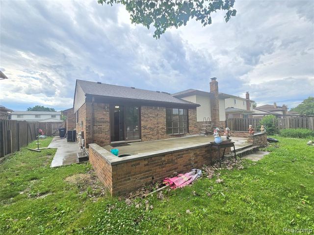 36730 Engleside Drive, Sterling Heights, MI 48310