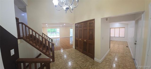 36730 Engleside Drive, Sterling Heights, MI 48310