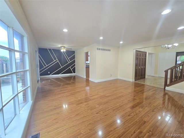 36730 Engleside Drive, Sterling Heights, MI 48310