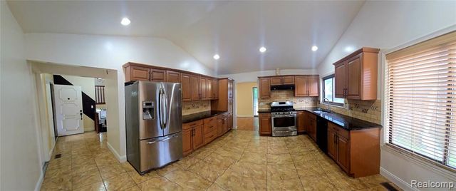 36730 Engleside Drive, Sterling Heights, MI 48310