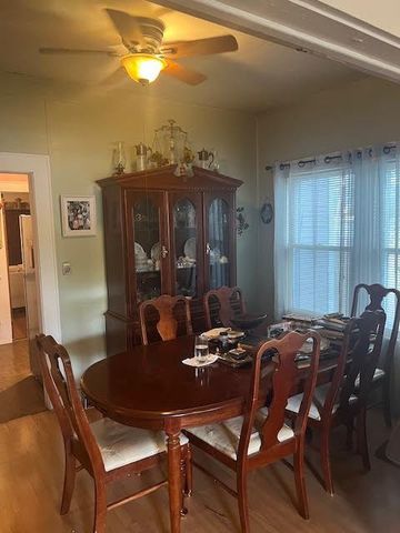 210 W Ave B, San Angelo, TX 76903