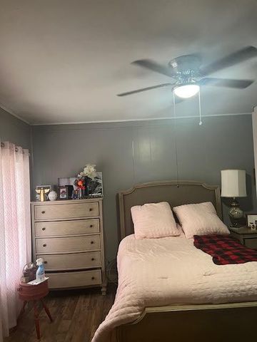 210 W Ave B, San Angelo, TX 76903