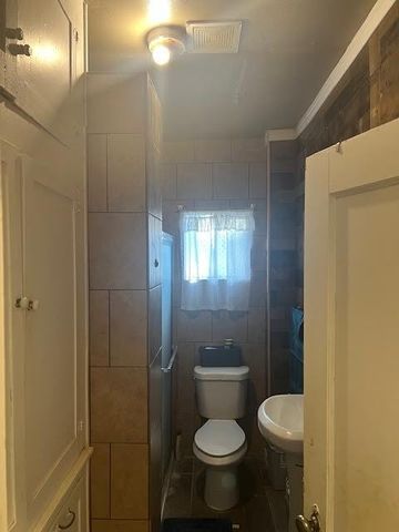 210 W Ave B, San Angelo, TX 76903