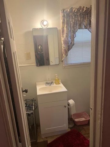 210 W Ave B, San Angelo, TX 76903