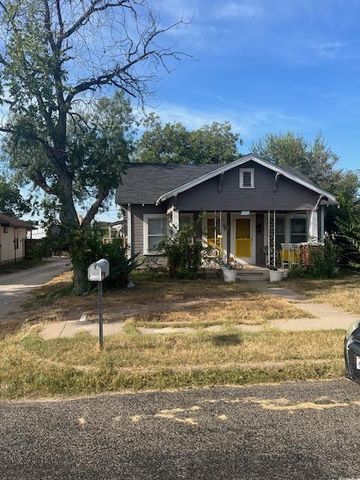 210 W Ave B, San Angelo, TX 76903