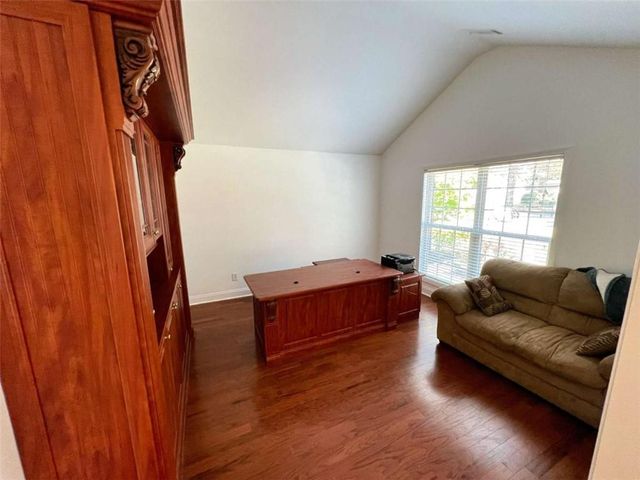 708 York View Drive, Auburn, GA 30011