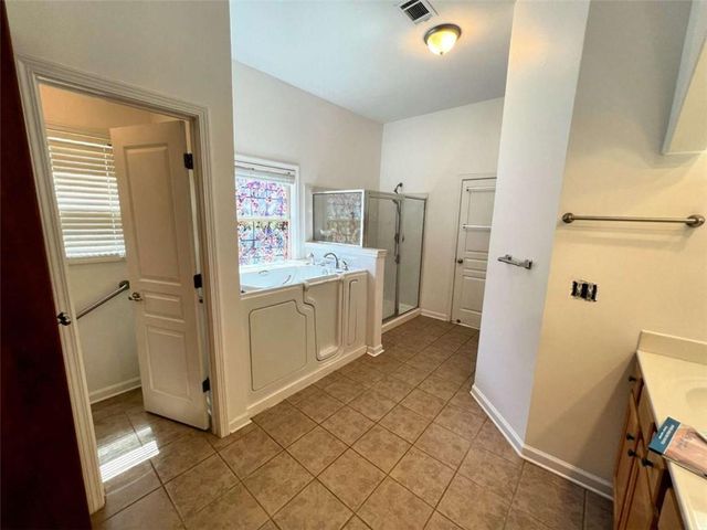 708 York View Drive, Auburn, GA 30011