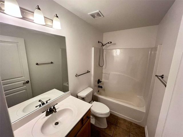 708 York View Drive, Auburn, GA 30011