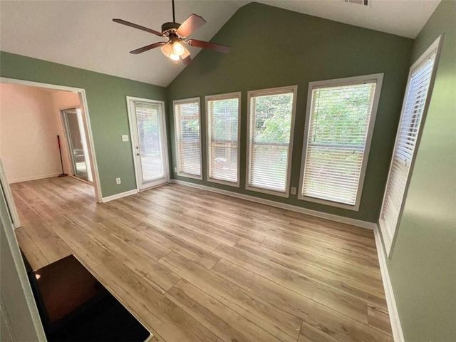 708 York View Drive, Auburn, GA 30011