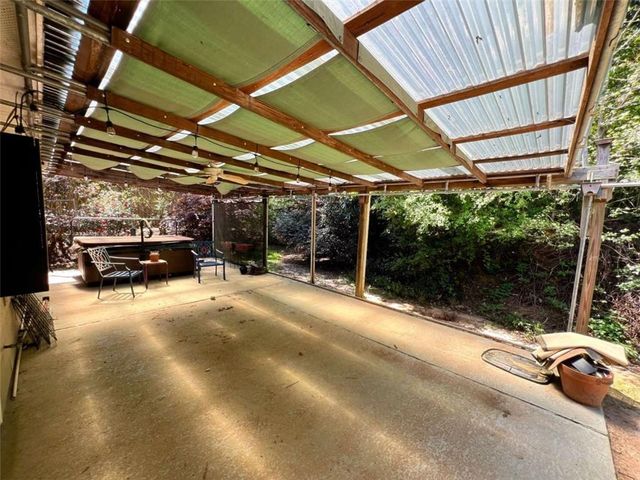 708 York View Drive, Auburn, GA 30011