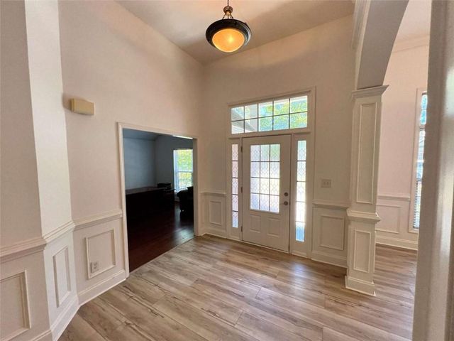 708 York View Drive, Auburn, GA 30011