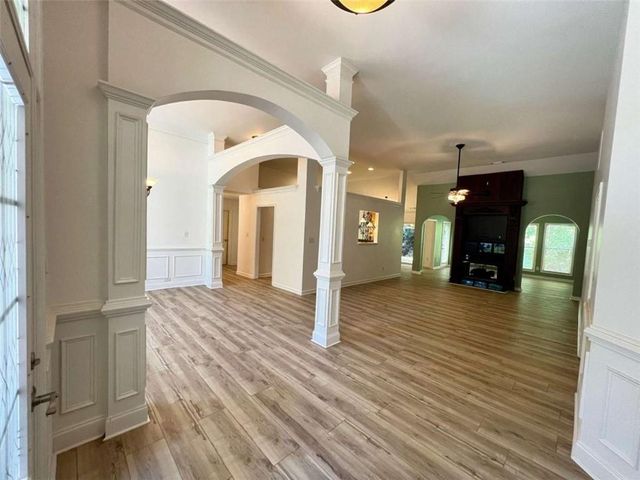 708 York View Drive, Auburn, GA 30011